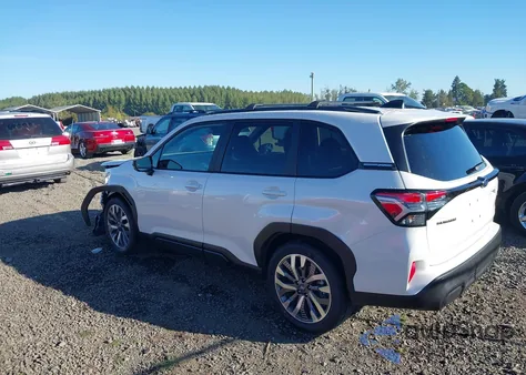 2025 Subaru Forester Touring z USA, uszkodzony, nr VIN JF2SLDTC4SH576838